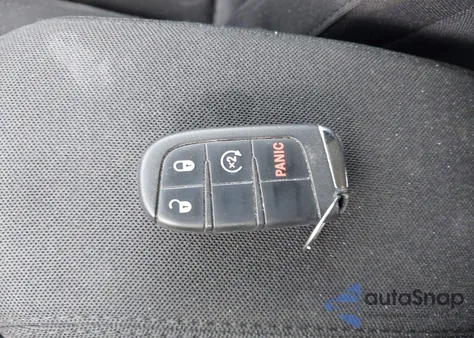 2021 Jeep Renegade Latitude 4X4 из США, поврежденный, VIN ZACNJDBB8MPM15234